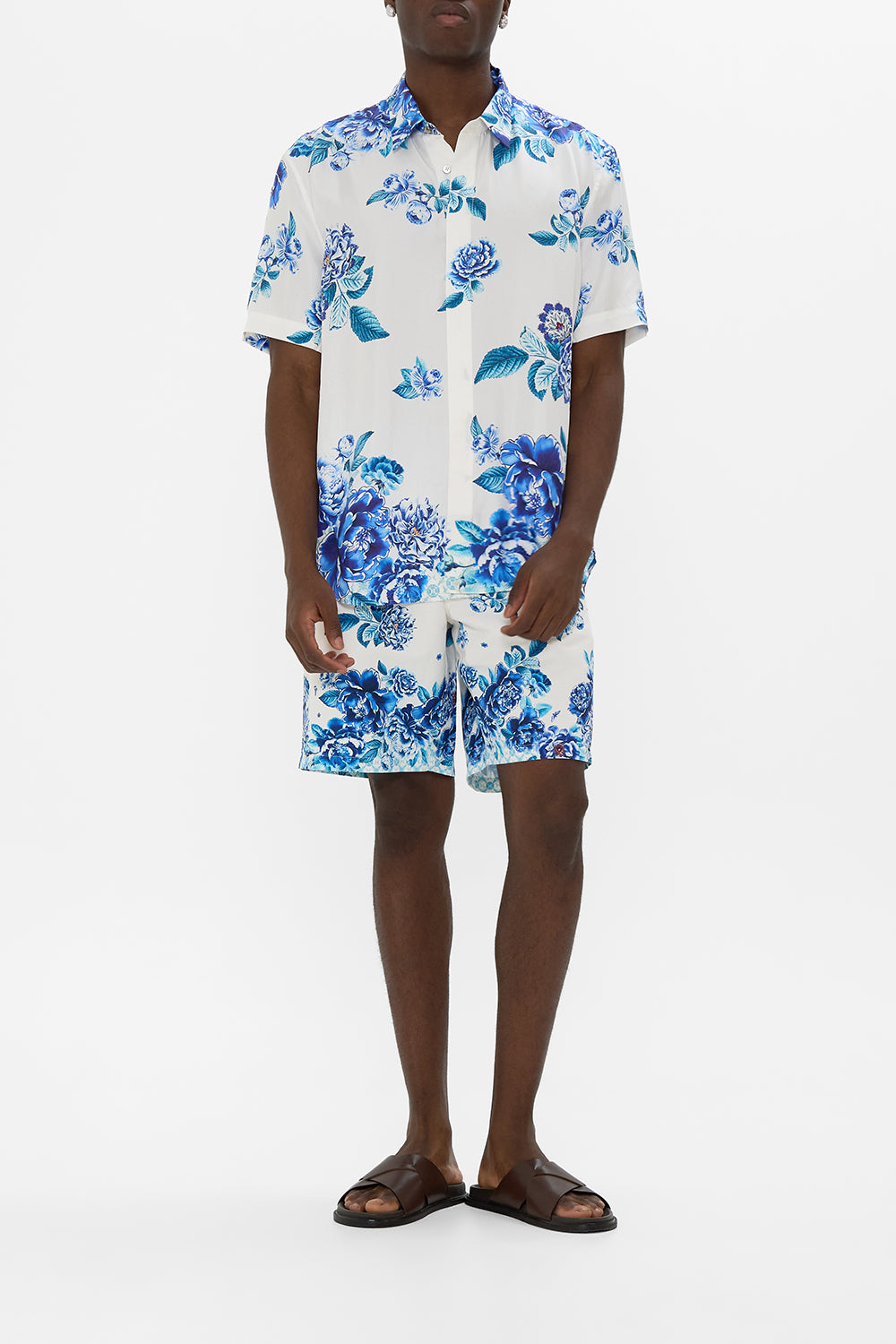 The CAMILLA SHORT SLEEVE OVERSIZED SHIRT A CERAMIC GARDENA CERAMIC GARDEN