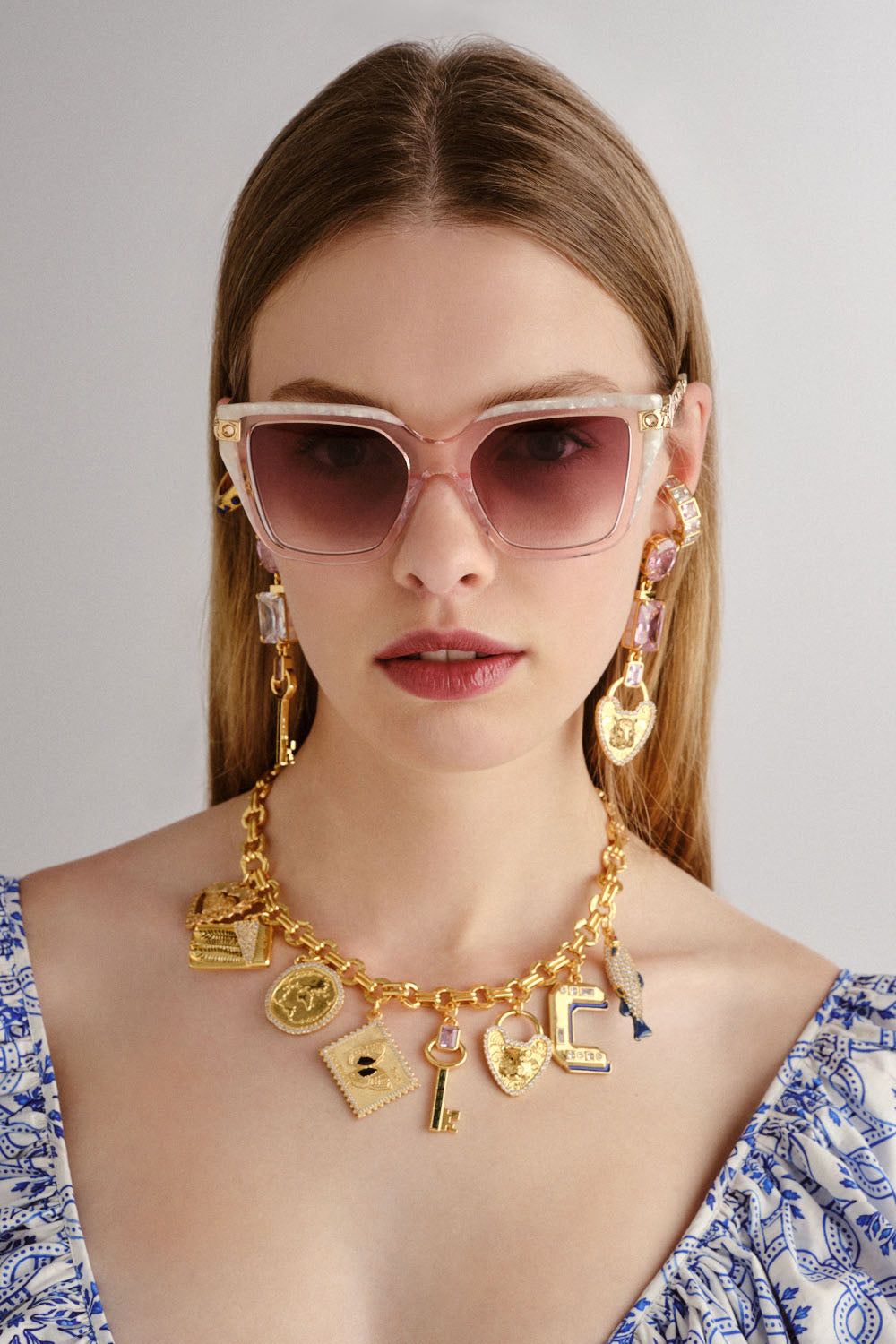 HERE COMES TROUBLE SUNGLASSES CRYSTAL ROSEWATER / IVORY MARBLE