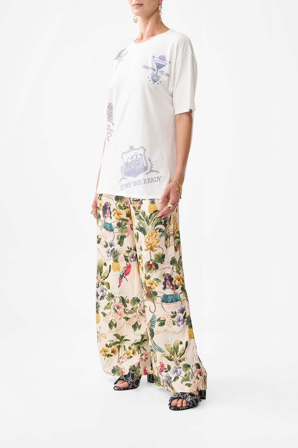 OVERSIZED BAND TEE WELCOME TO THE WHITE LOTUS