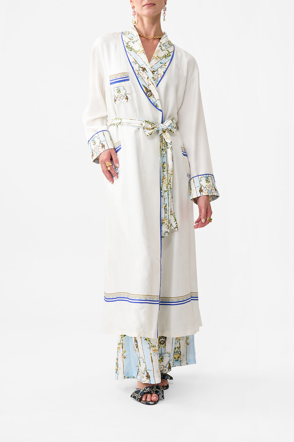 LONG ROBE WITH TIE VENUS ON A VESPA