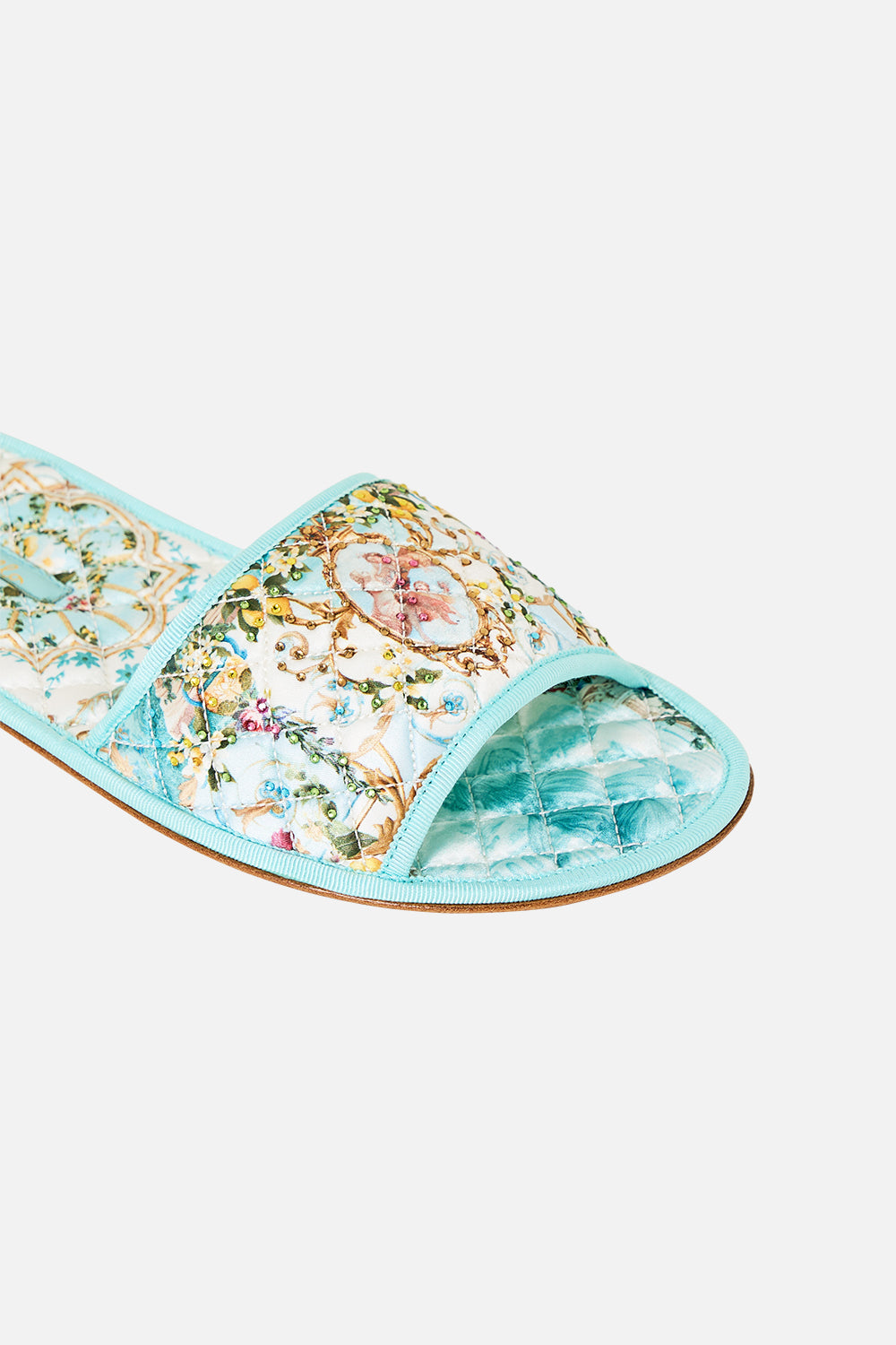 The CAMILLA SLIPPERS WITH TRAVEL CASE VENUS ON A VESPA