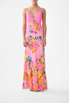 V-NECK FULL LENGTH BIAS SLIP DRESS ILLUSTRATION NATION