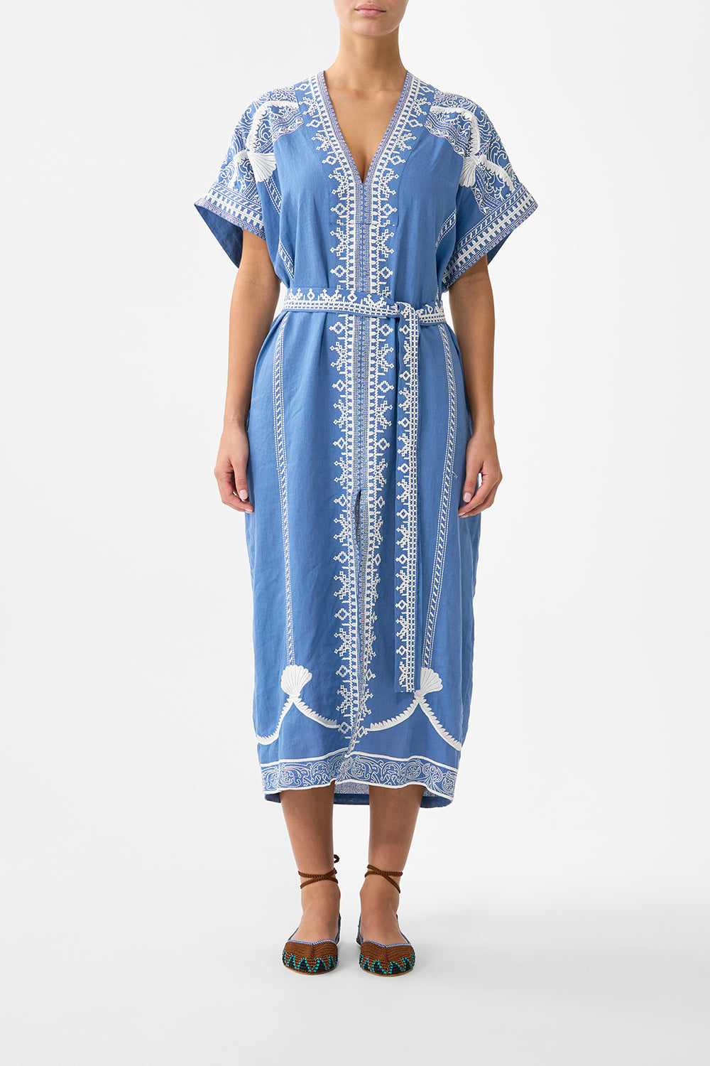 The CAMILLA SHORT SLEEVE KAFTAN WITH TIE WAIST DE NADA GRANADADE NADA GRANADA