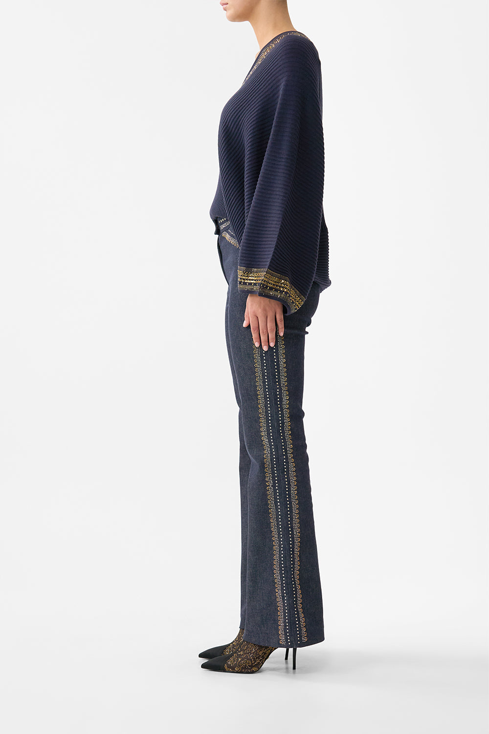 RELAXED V NECK KNIT TOP NOTES FROM THE BLUE ROOM