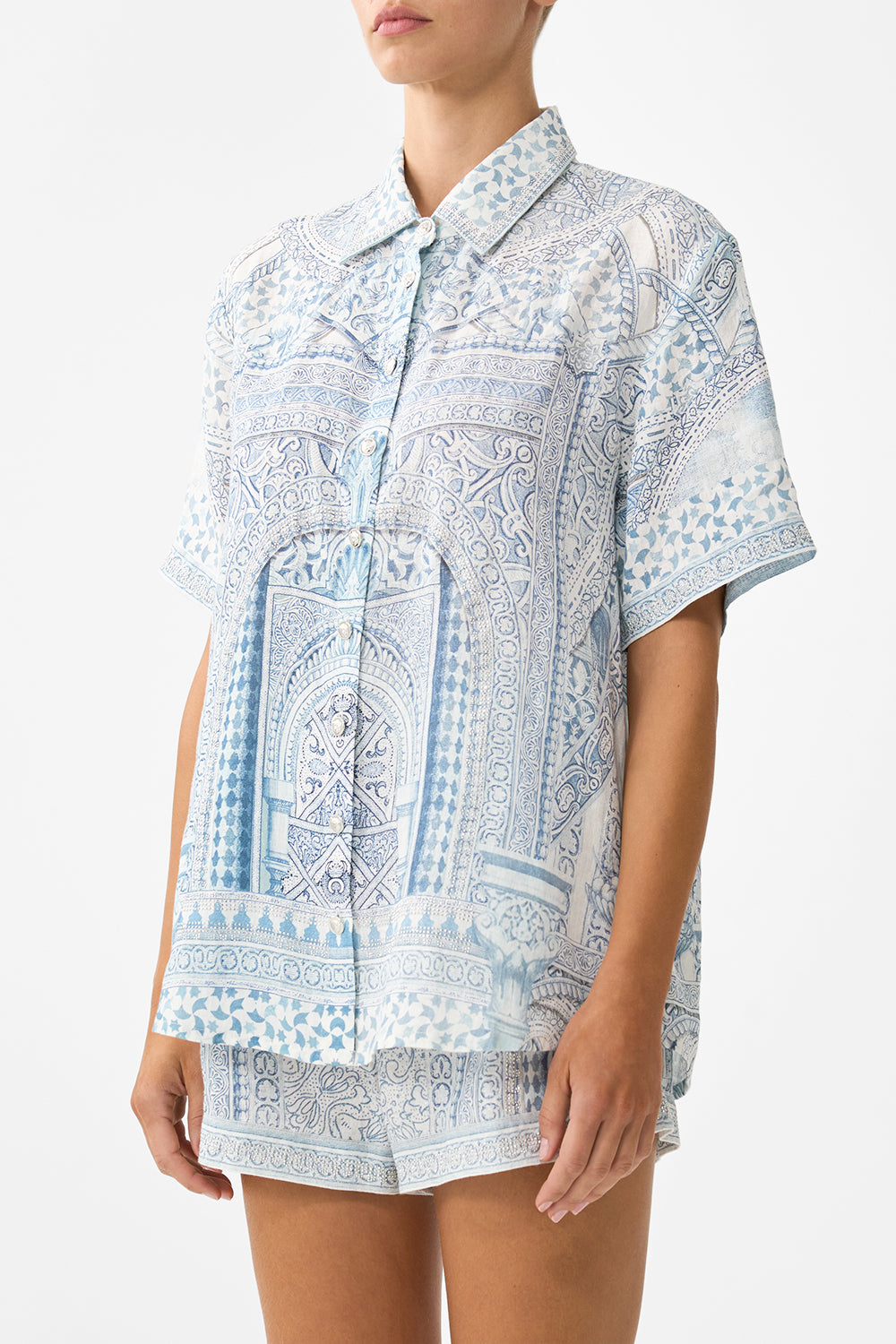 The CAMILLA CLASSIC SHIRT THE HUM OF THE ALHAMBRA