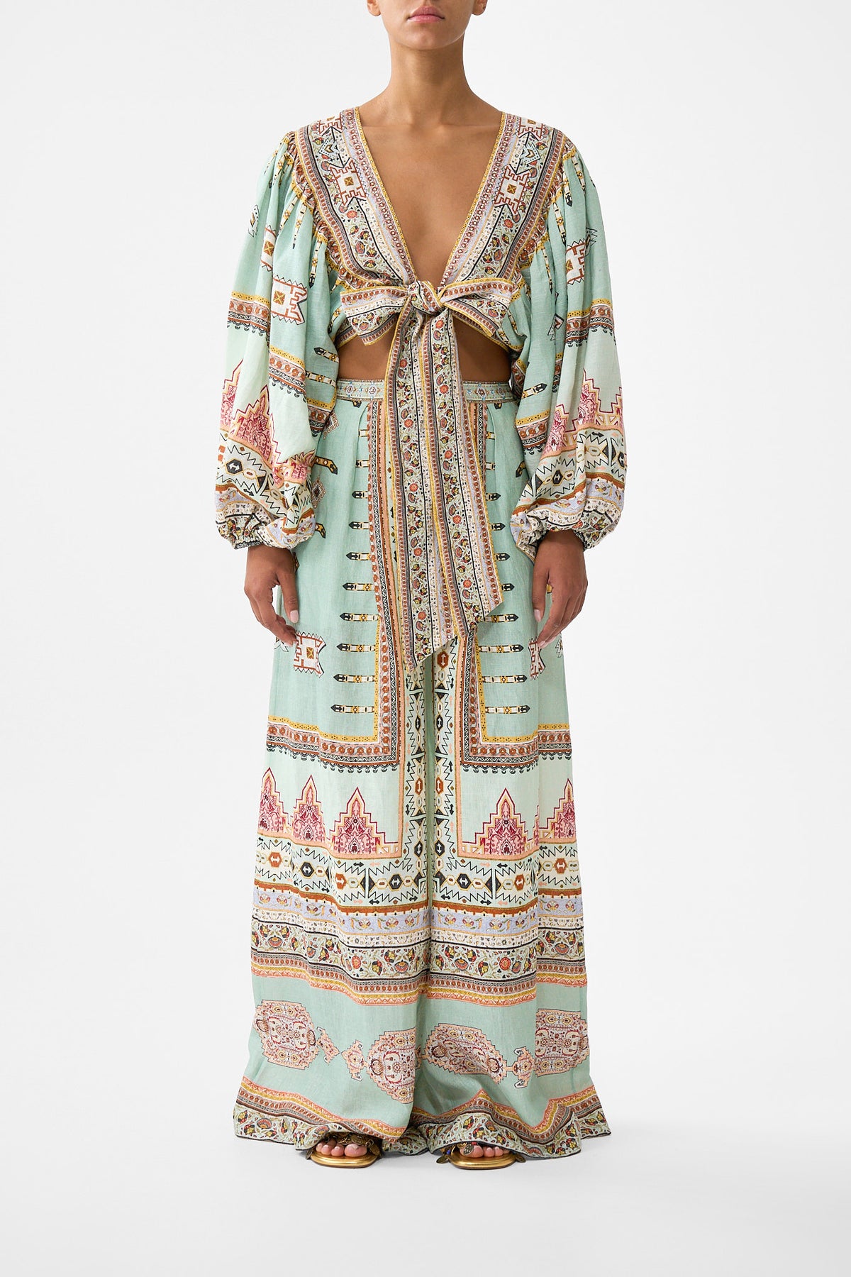 TUCK FRONT PANT LEGEND HAS IT