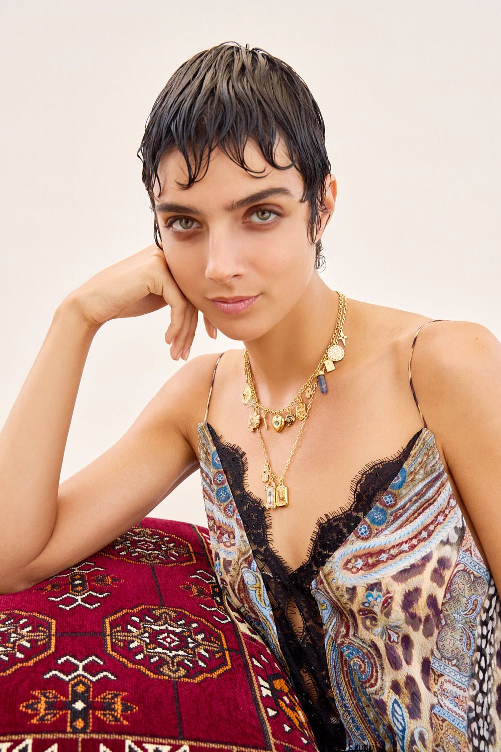 BOHEMIAN BABYLON CHARM NECKLACE GOLD