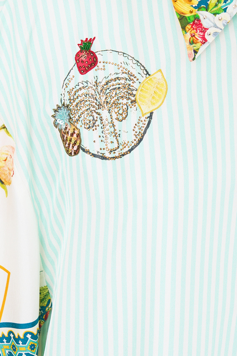 The CAMILLA LONG SLEEVE OVERSIZED SHIRT WITH POCKET MAGIC OF THE MERCADO