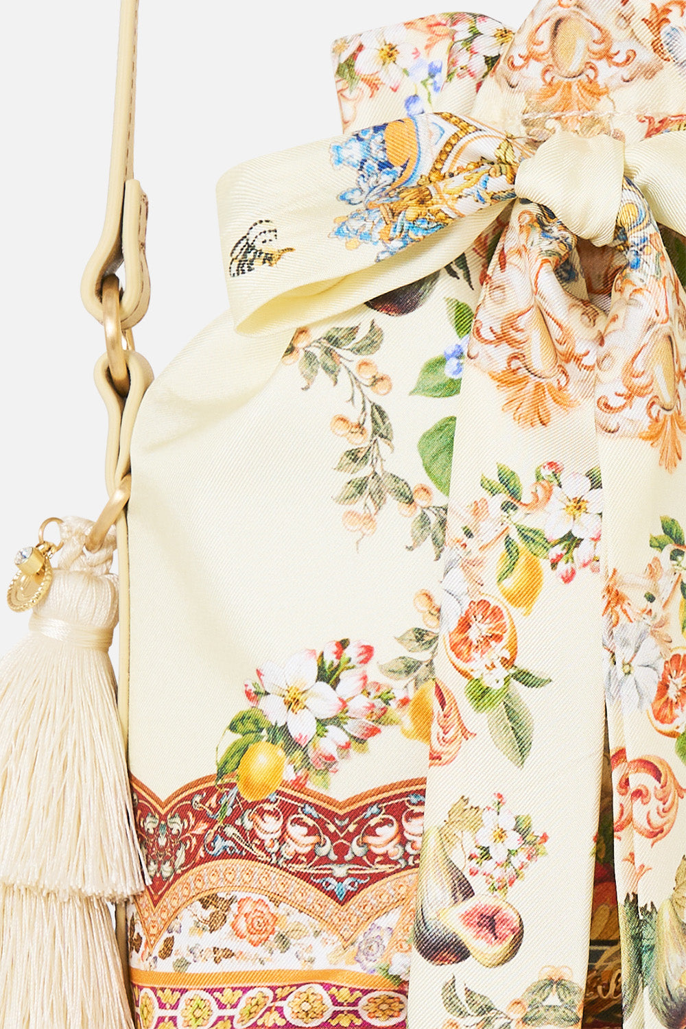 TIE TOP BUCKET BAG WITH TASSELS VA VA VINTAGE