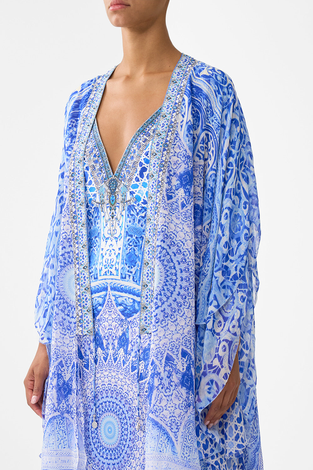 SCALLOPED EDGE LAYER THE BOSPHOROUS