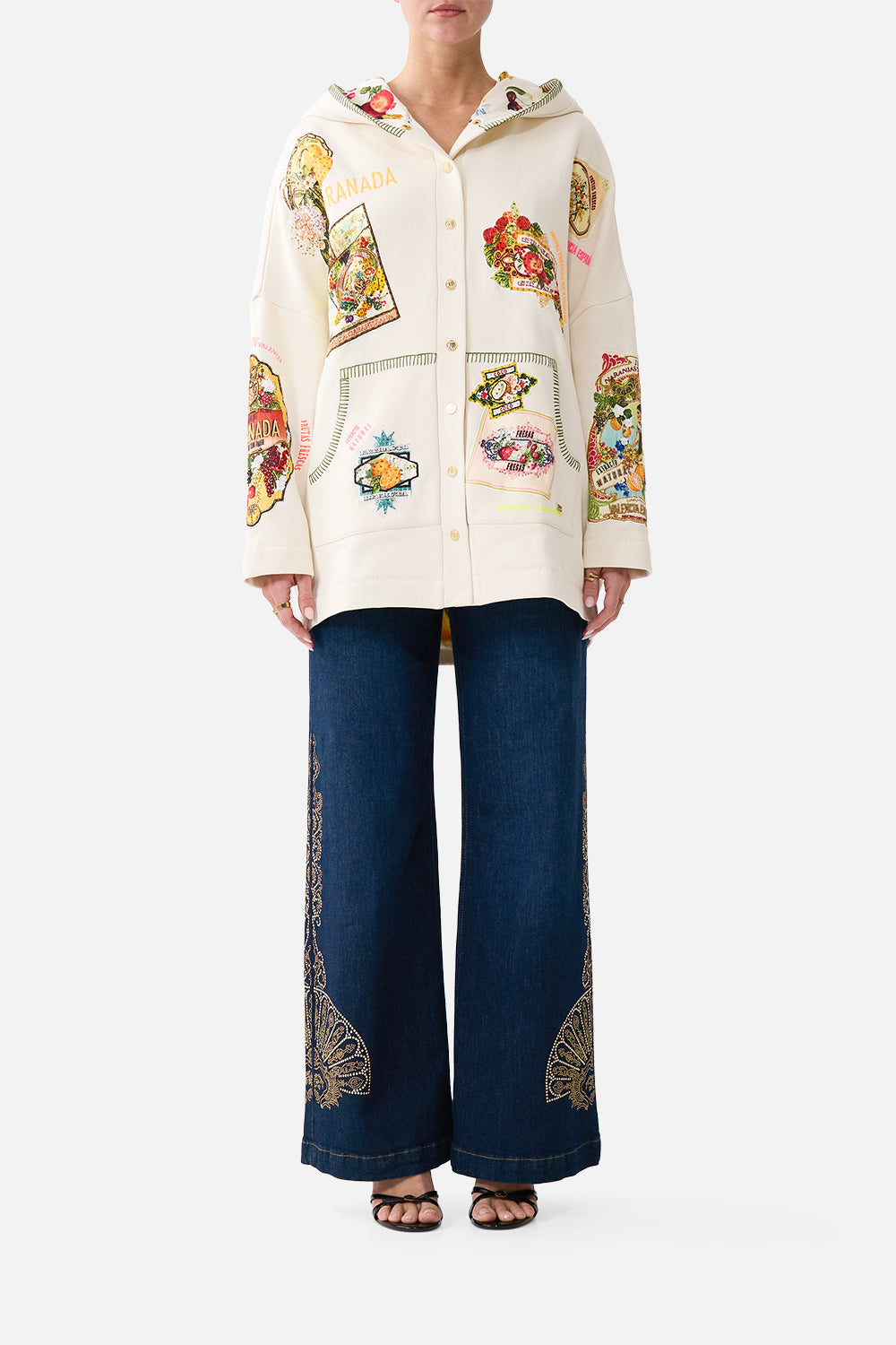 The CAMILLA HOODIE JACKET WITH POCKETS MAGIC OF THE MERCADOMAGIC OF THE MERCADO