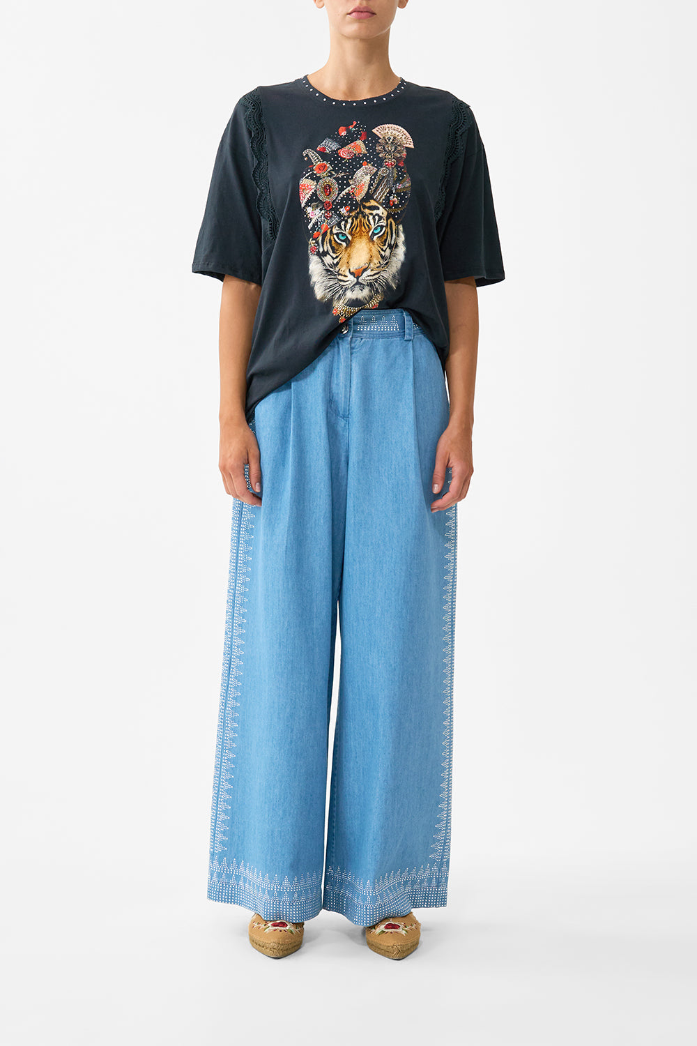 OVERSIZED TEE WITH LACE TRIM DAUGHTERS OF DUENDE