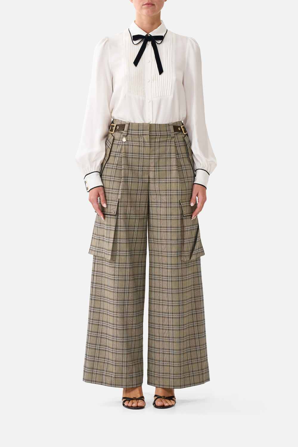 UTILITY PANT ANIMALS IN THE PALACE