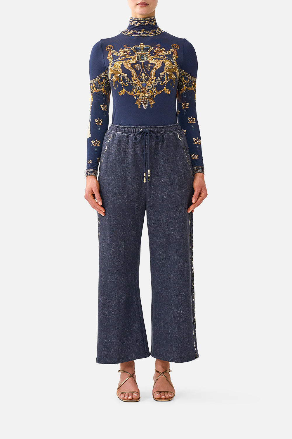 JERSEY TURTLENECK CLOAKED IN BAROQUE