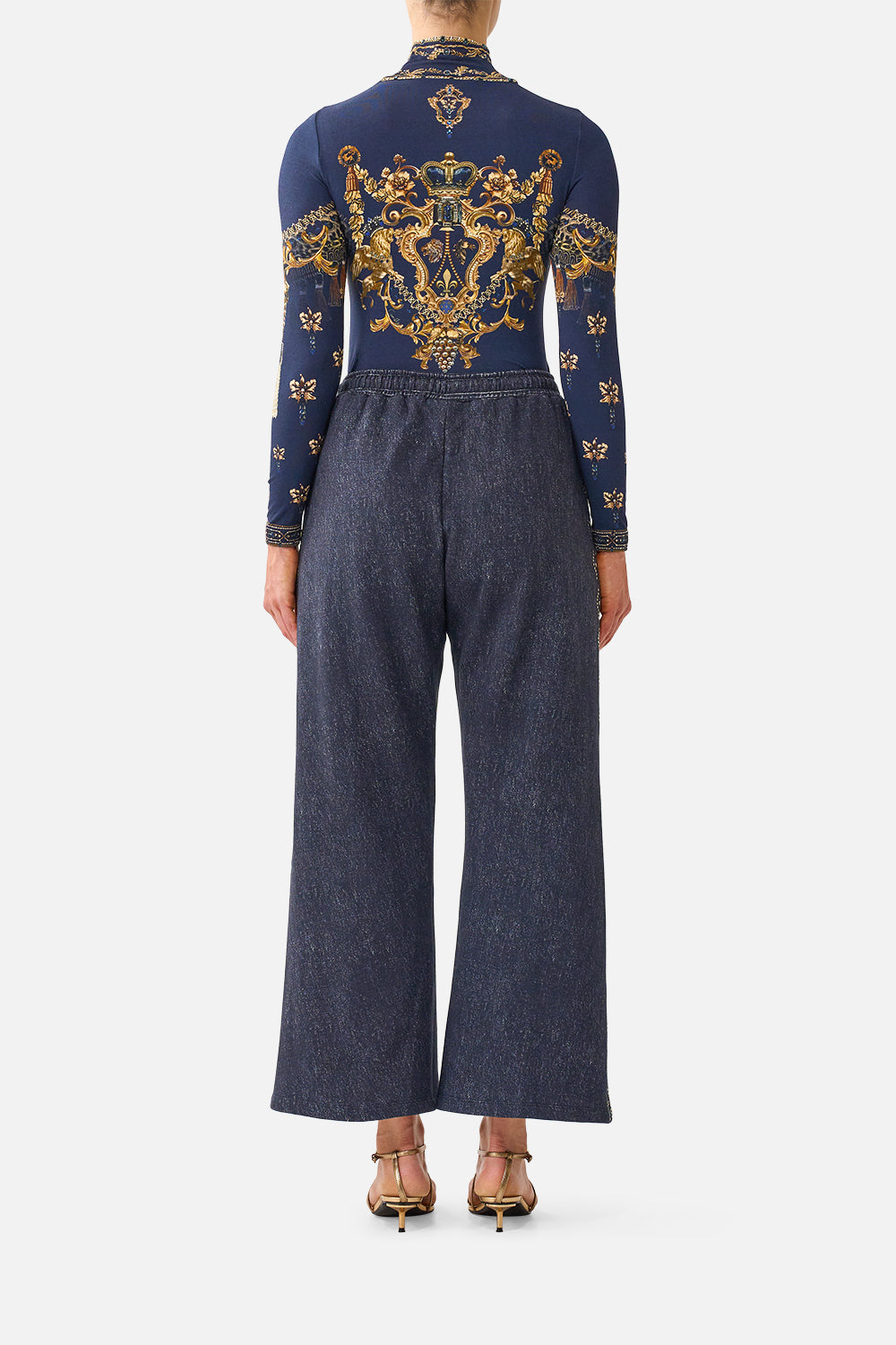 JERSEY TURTLENECK CLOAKED IN BAROQUE