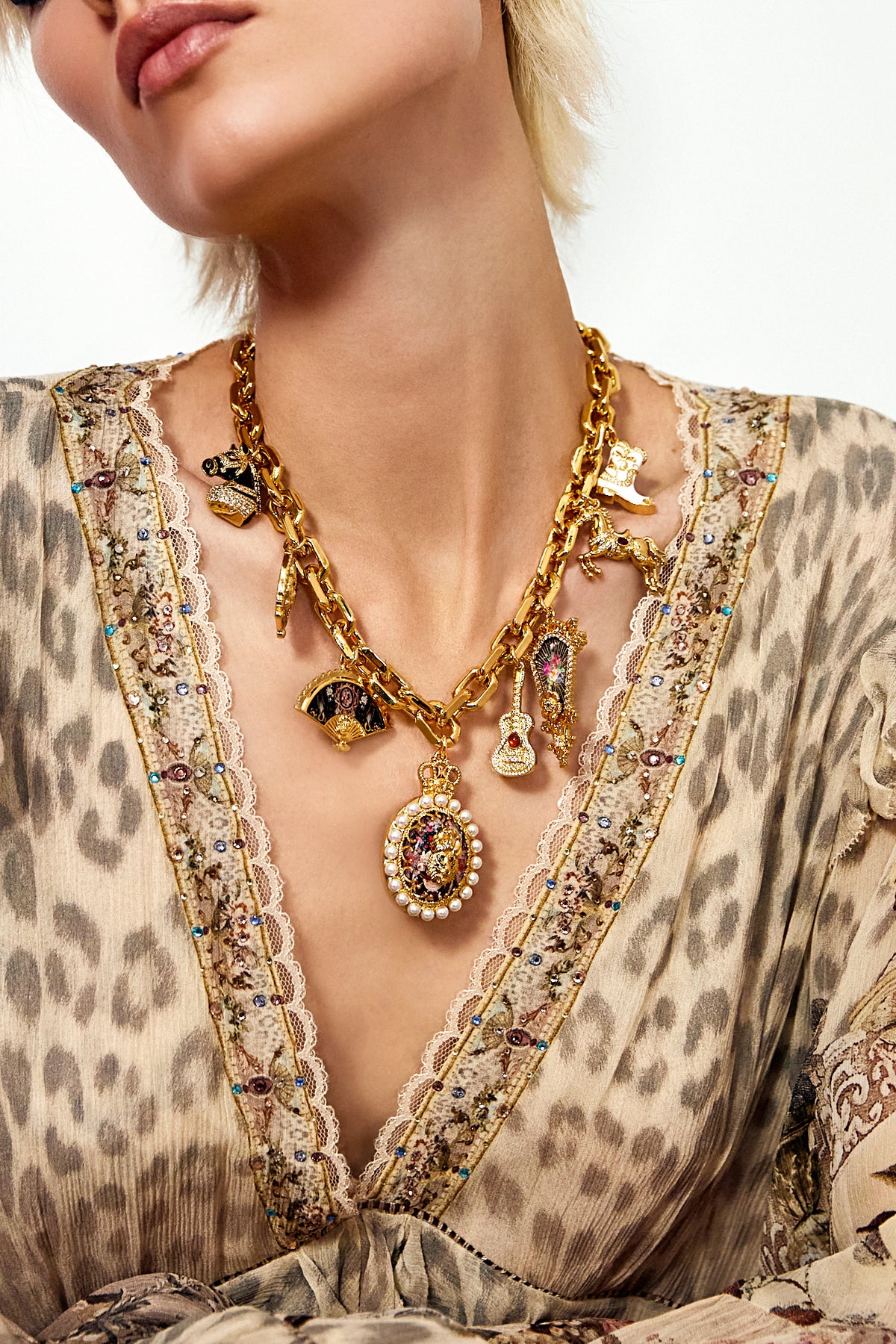 The CAMILLA MY CAMEO ROMEO CHARM NECKLACE GOLD