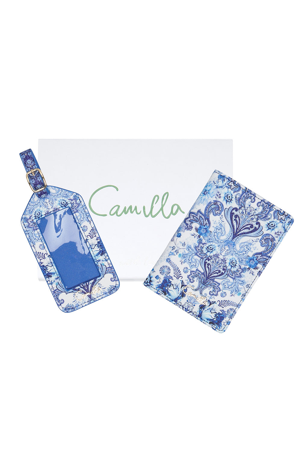 PASSPORT HOLDER AND  LUGGAGE TAG TALKING ABOUT A REVOLUTION