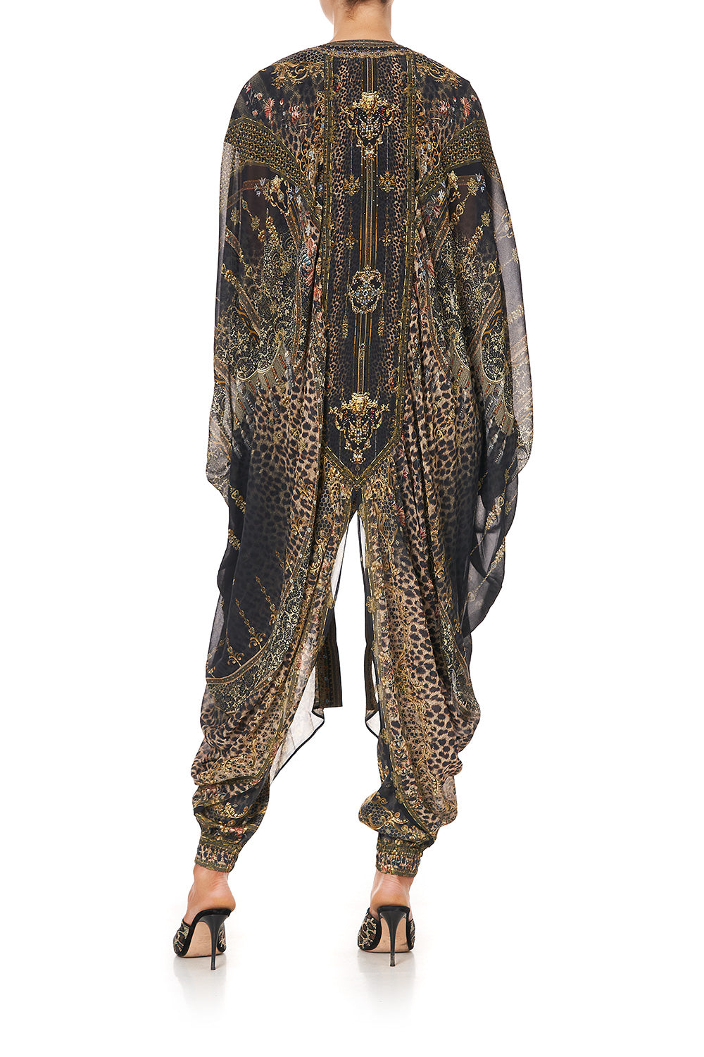 LAYER WITH CENTRE BACK PANEL ABINGDON PALACE