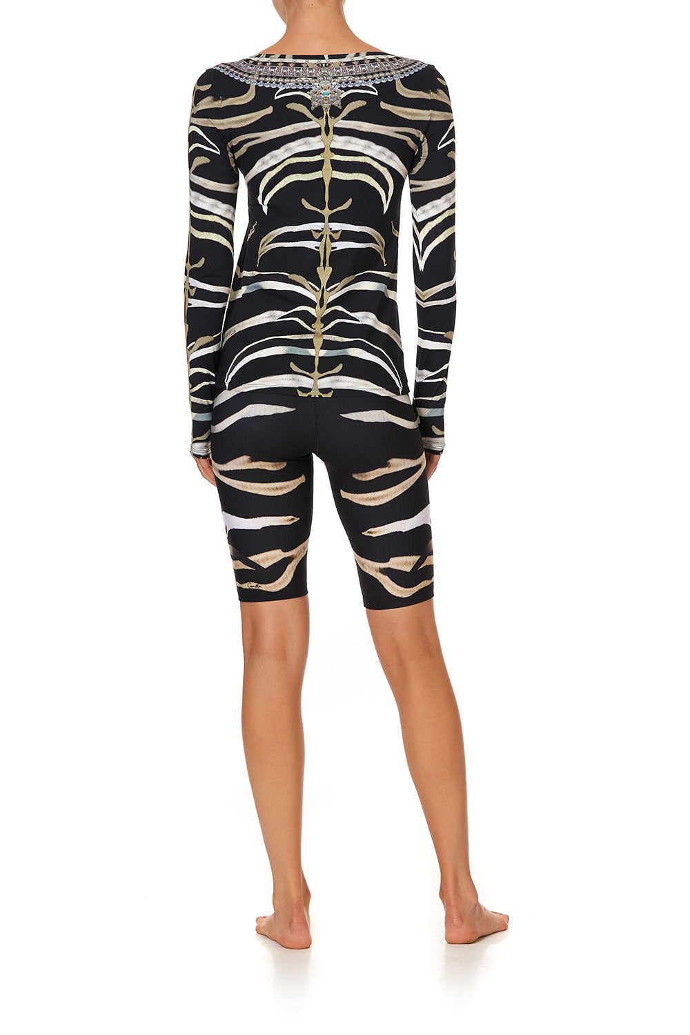 LONG SLEEVE TOP WITH THUMBHOLE ZEBRA CROSSING
