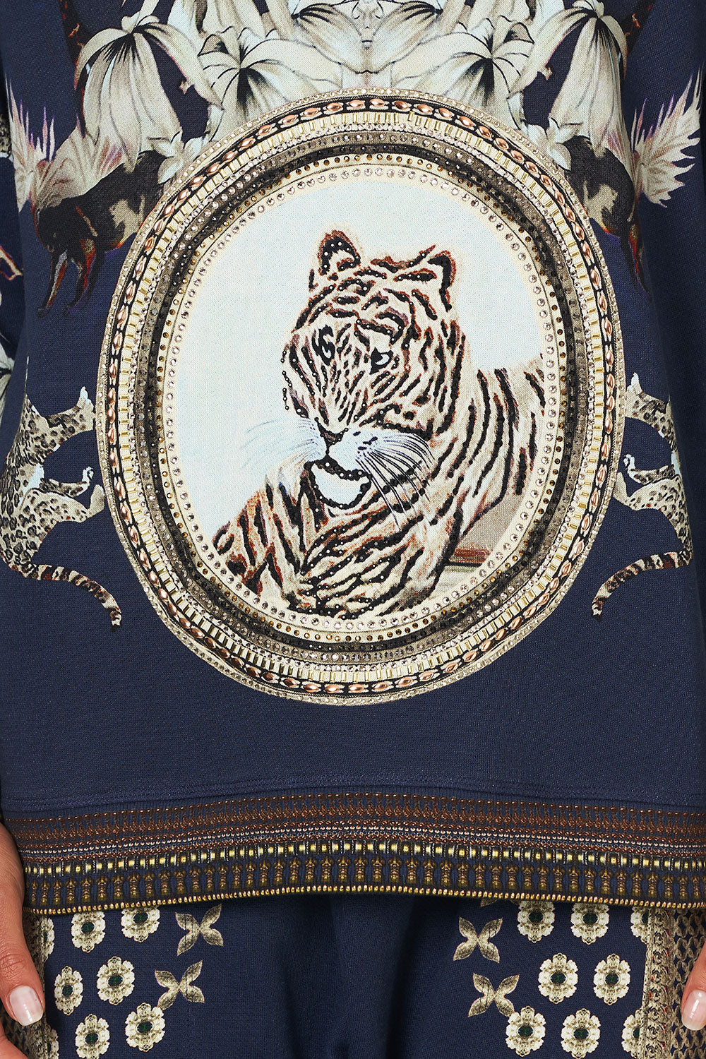 HOODIE WITH POCKETS A LITTLE PAST TWILIGHT