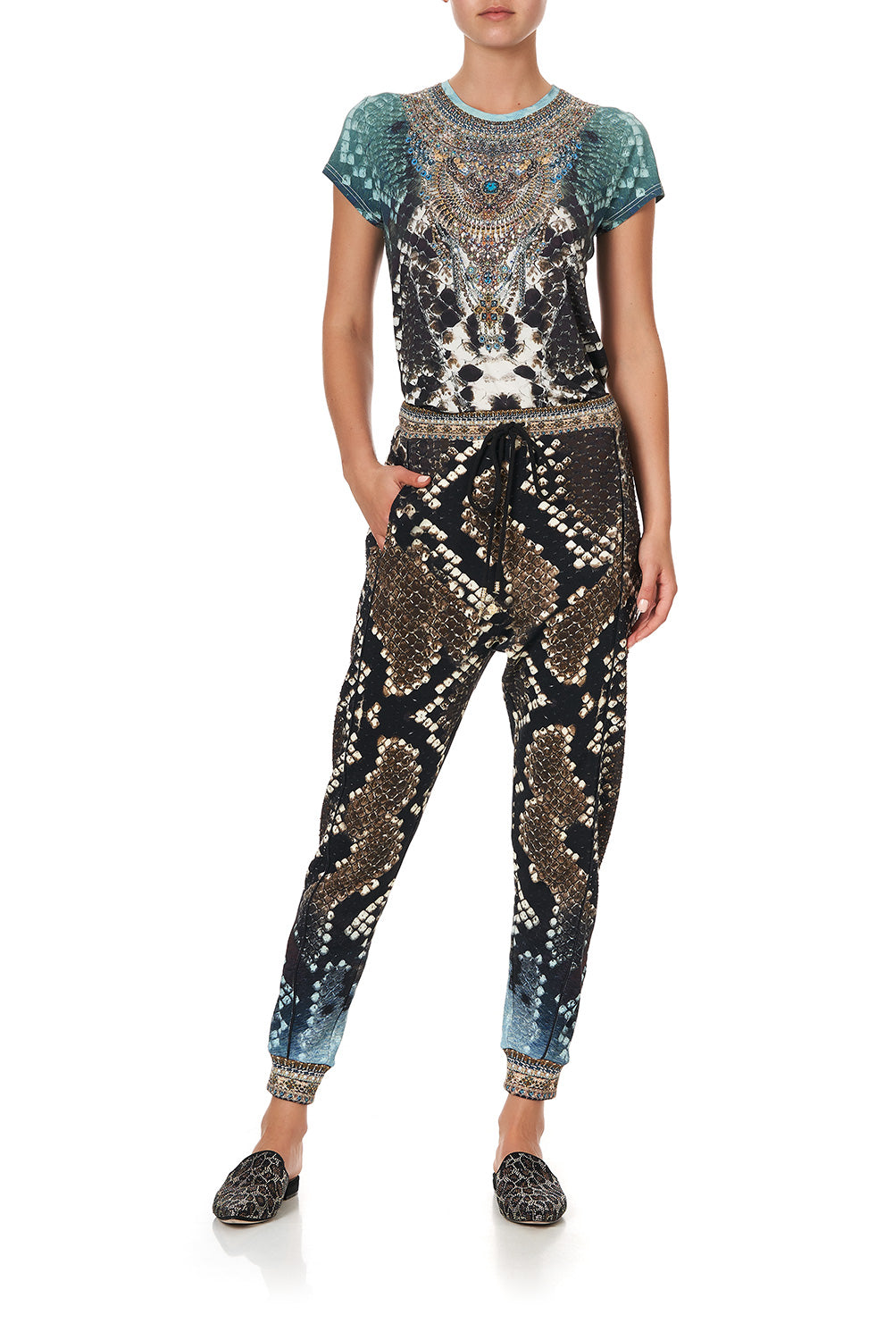 CURVED HEM FITTED TEE PREY