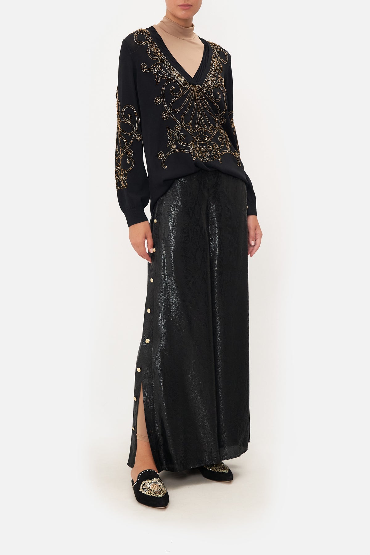 EMBELLISHED V NECK KNIT SHADOWS OF ARMADA