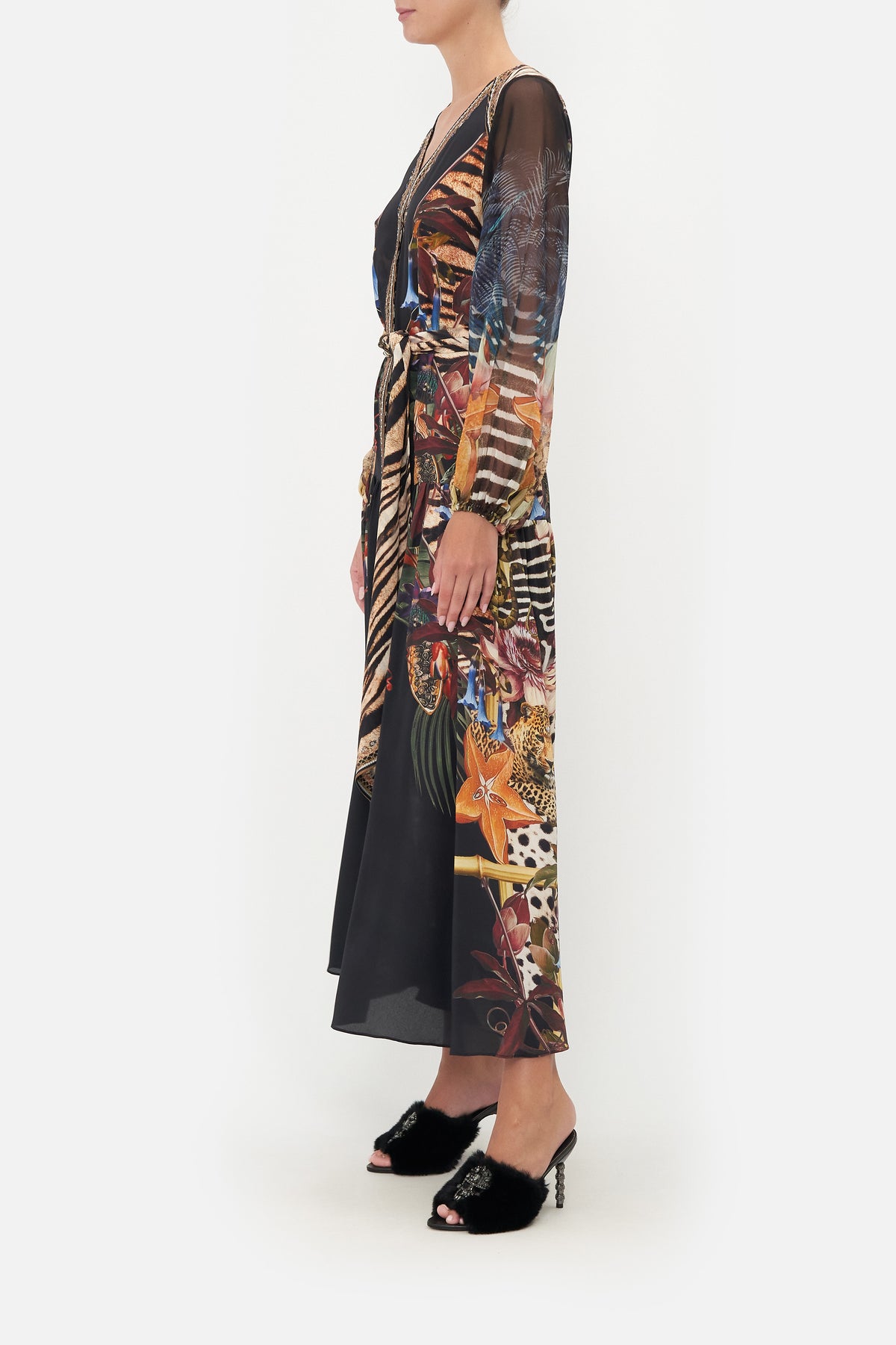 V NECK DRESS WITH BELT NATURAL INSTINCT