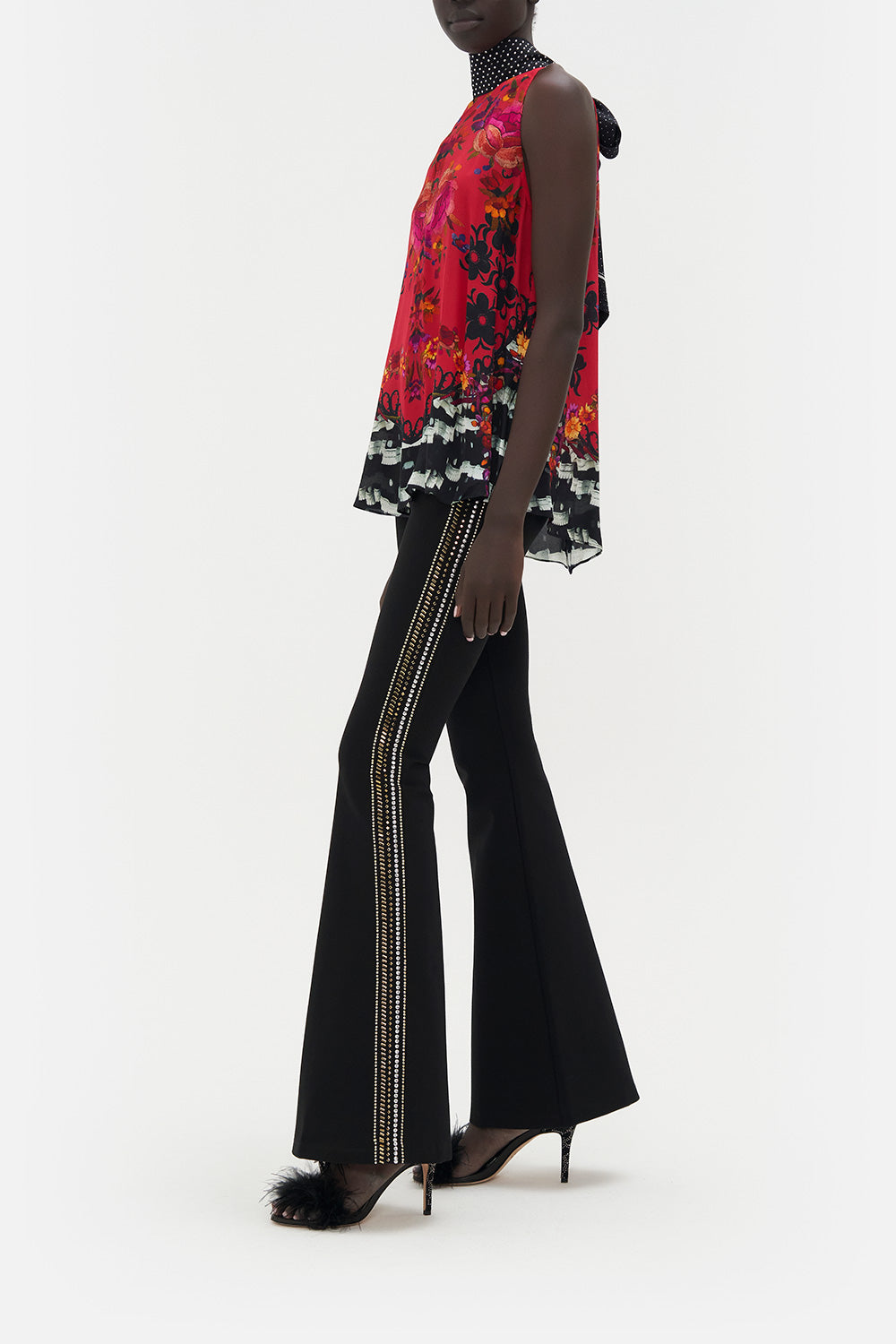 HIGH NECK TOP WITH BACK NECK TIE VIEW FROM THE VEIL