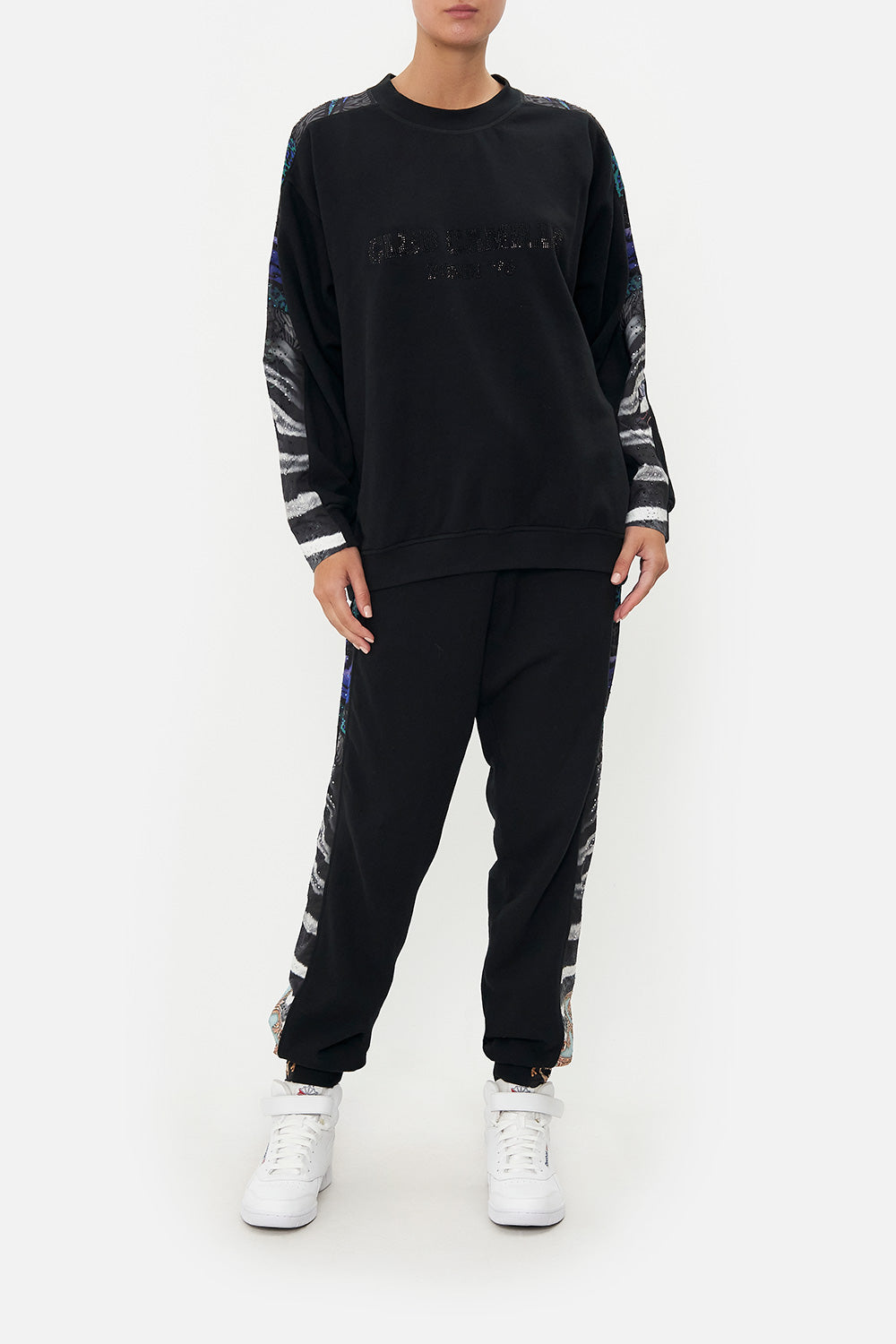 OVERSIZED SWEAT WITH CONTRAST STRIPE SHES GOT GRACE