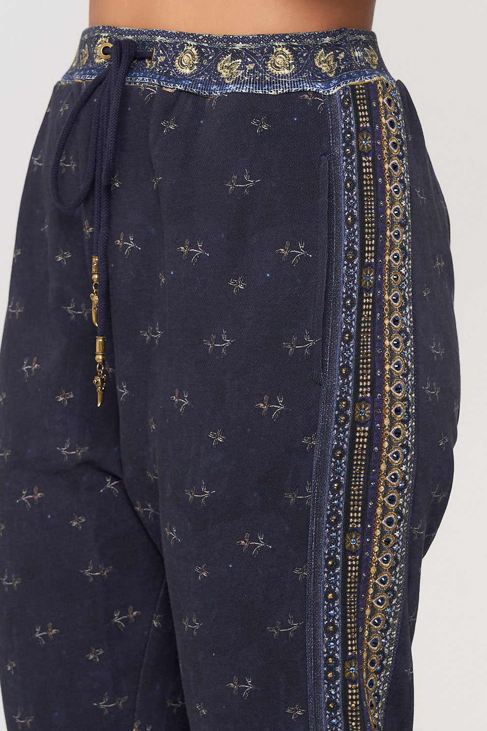 SIDE PANEL TRACKPANT FOREVER FAMILY