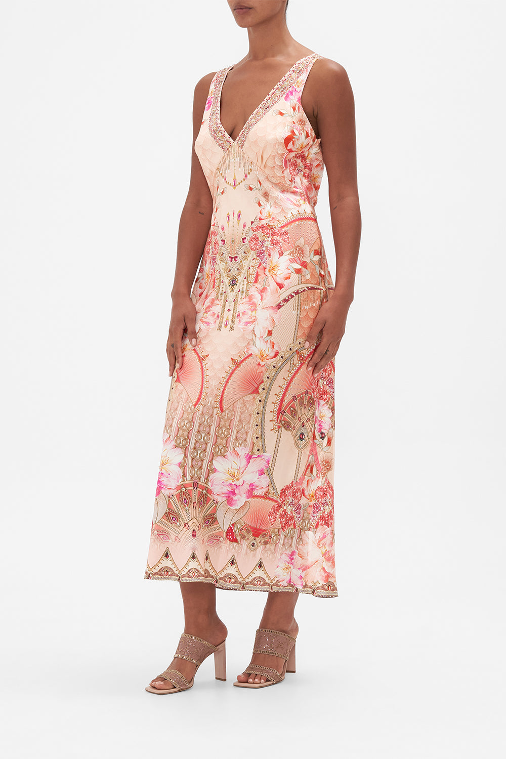 V-NECK SLIP DRESS ADORE ME