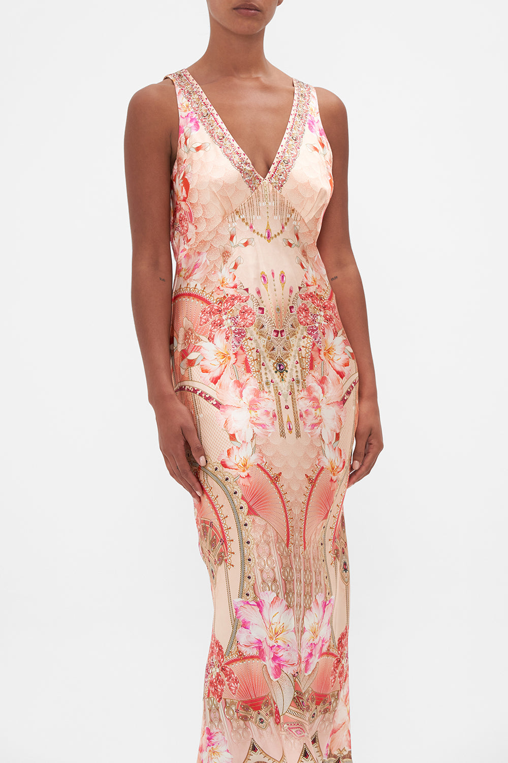 V-NECK SLIP DRESS ADORE ME