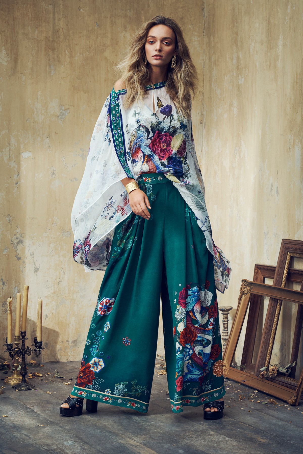 SHORT DRESS WITH BOAT NECKBAND GENTLE MOON