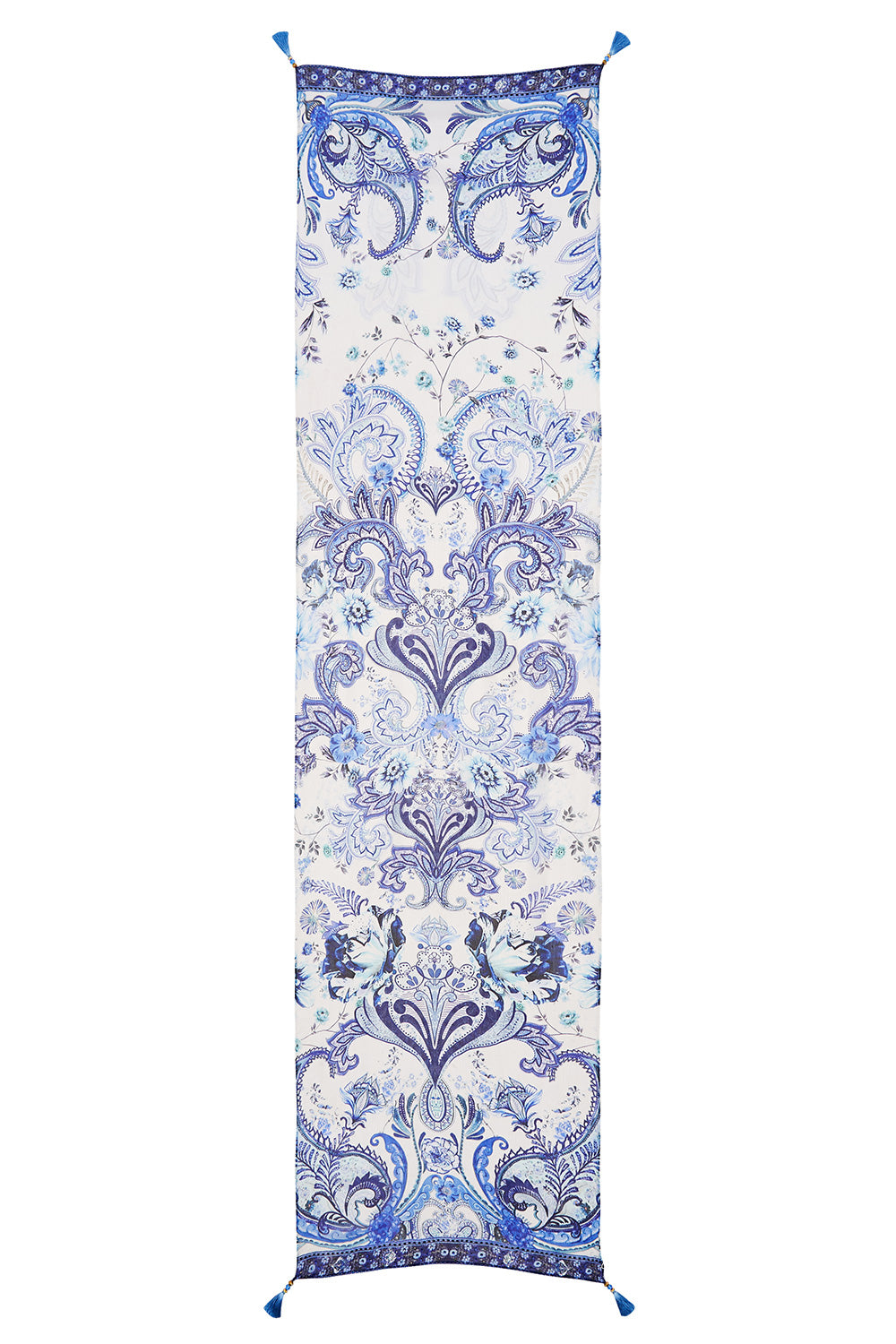 LONG SCARF TALKING ABOUT A REVOLUTION