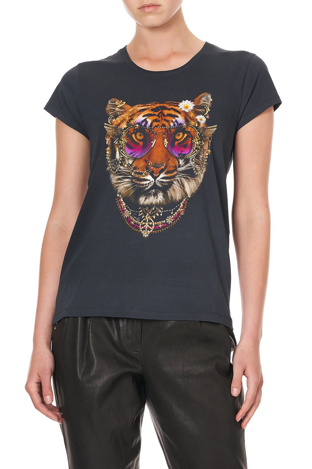 CURVED HEM FITTED TEE DRIFTING DREAMER