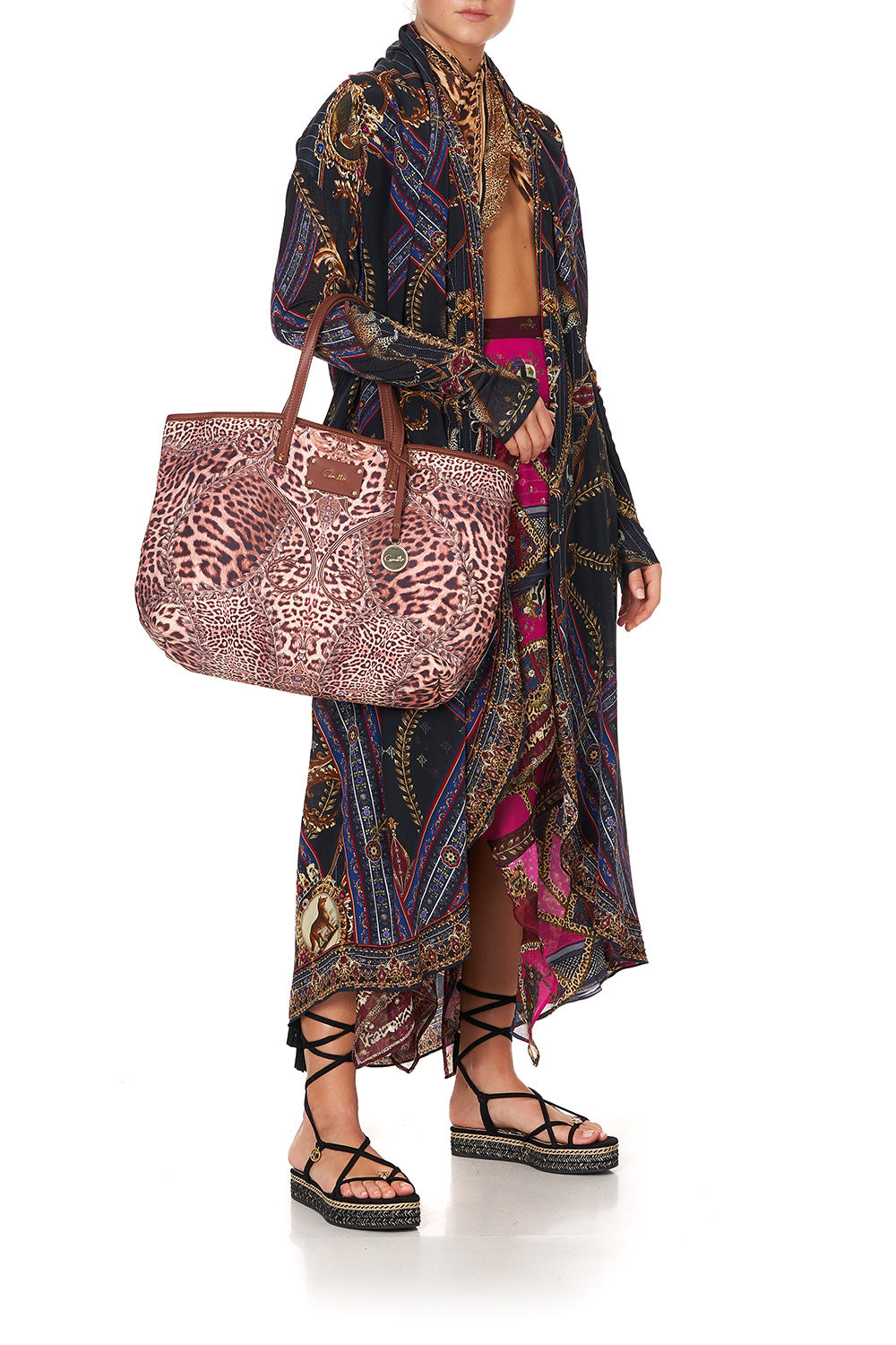 EAST WEST TOTE LADY LODGE