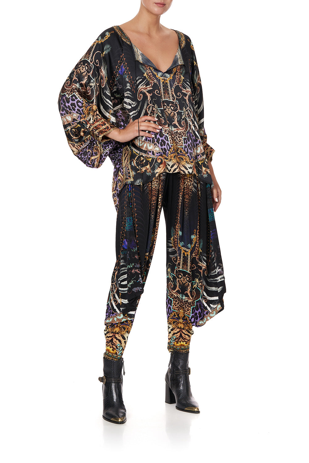 BLACK RAGLAN SLEEVE BLOUSE WITH CUFF SHES GOT GRACE