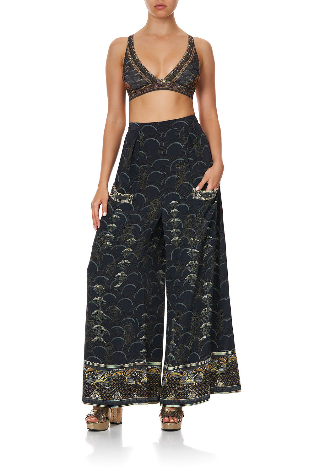 SOFT C/D BRA WITH BACK CLIP FIRE AT NIGHT