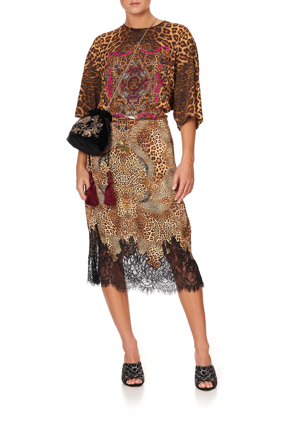 SUPER OVERSIZED TEE LADY LODGE