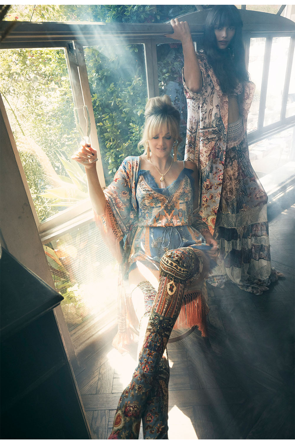 V-NECK LACE PLAYSUIT BLANCHES BLESSING