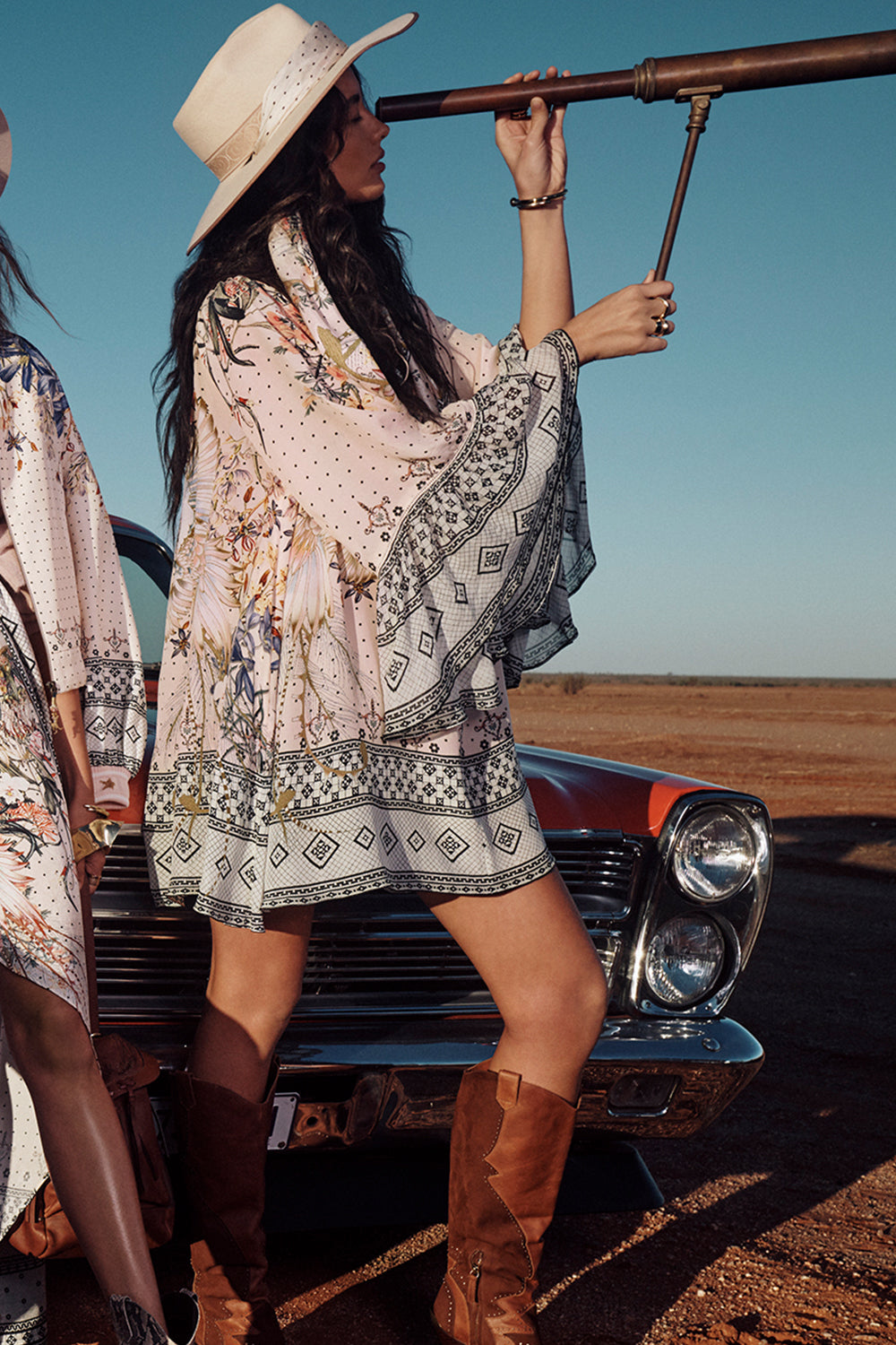 OUTBACK KNEE BOOT TAN